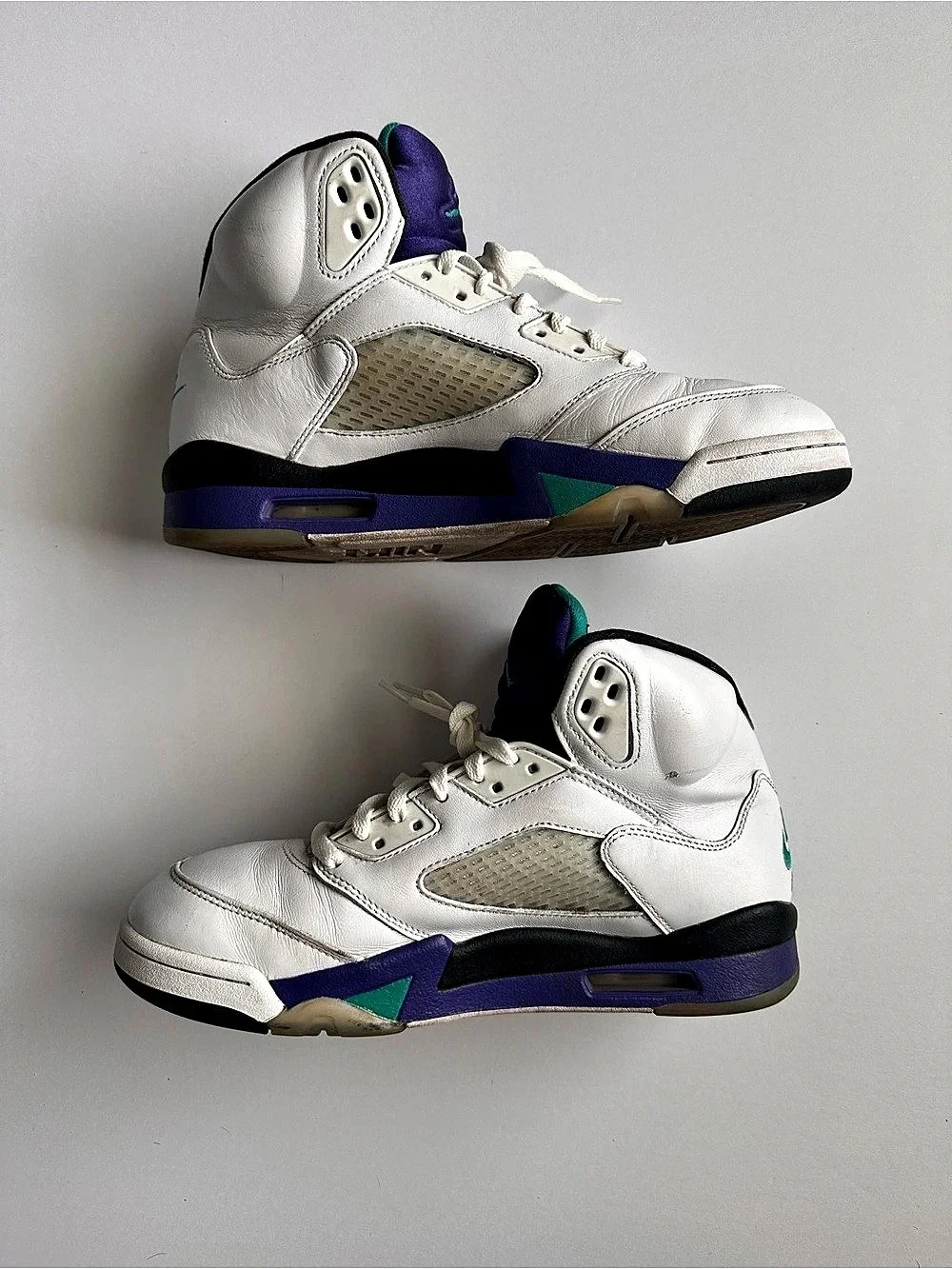 Air Jordan 5 Retro 'Grape' Sneakers White & Purple
